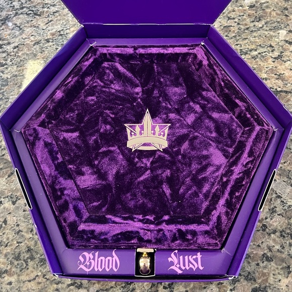 NIB Jeffree Star Blood Lust Artistry Eyeshadow Palette - Picture 13 of 15